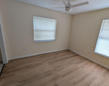 1382 Birkdale Drive - Photo Thumbnail 5