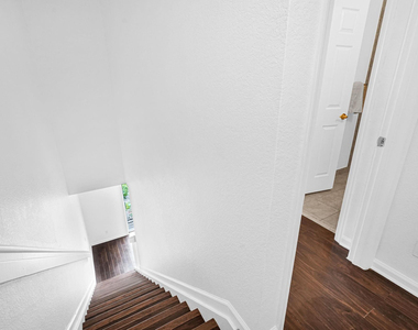 1427 Nw 34th Way - Photo Thumbnail 9