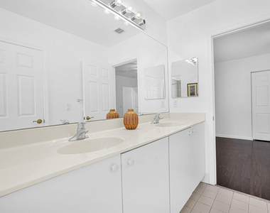 1427 Nw 34th Way - Photo Thumbnail 24