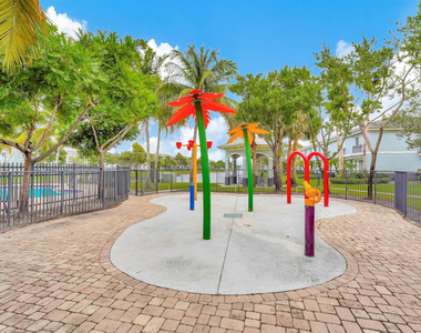 1427 Nw 34th Way - Photo Thumbnail 38
