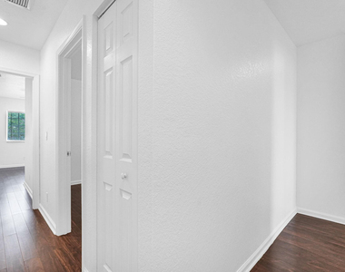 1427 Nw 34th Way - Photo Thumbnail 14