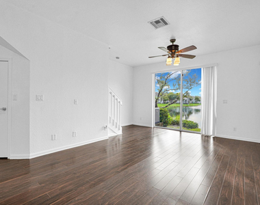 1427 Nw 34th Way - Photo Thumbnail 1