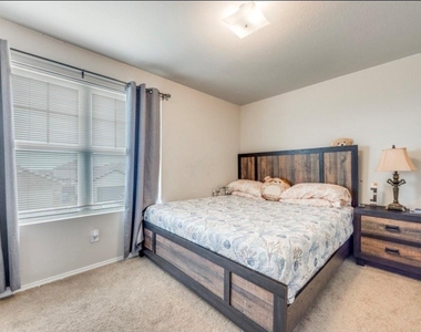 926 Hurstwood Drive - Photo Thumbnail 9
