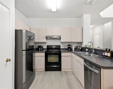 1081 Enfilar Lane - Photo Thumbnail 6