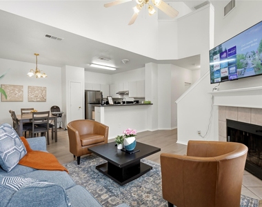 1081 Enfilar Lane - Photo Thumbnail 2