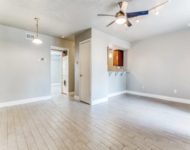 1503 N Garrett Avenue - Photo Thumbnail 3