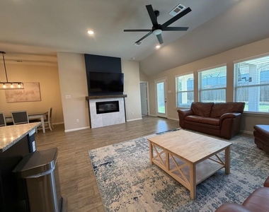 3608 Safai Street - Photo Thumbnail 6