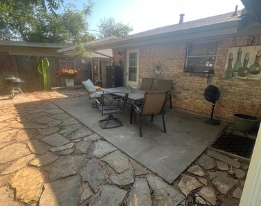 1526 Rosewood Drive - Photo Thumbnail 18