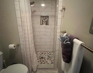 1526 Rosewood Drive - Photo Thumbnail 16