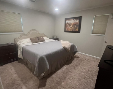 1526 Rosewood Drive - Photo Thumbnail 22