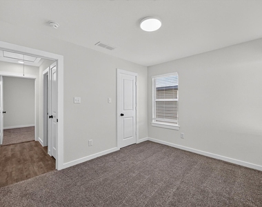 610 E Texas Street - Photo Thumbnail 15
