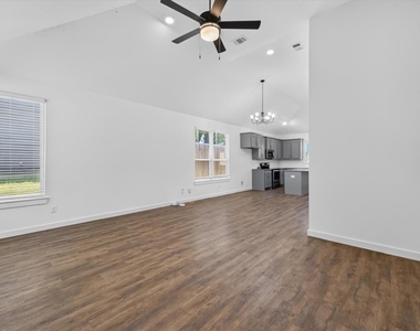 610 E Texas Street - Photo Thumbnail 1