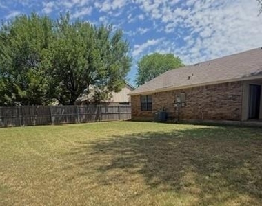 7524 Blue Sage Circle - Photo Thumbnail 2