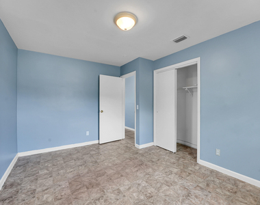 1208 W 32nd Street - Photo Thumbnail 8