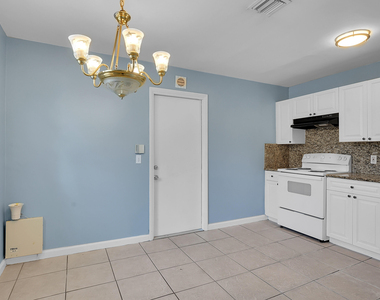1208 W 32nd Street - Photo Thumbnail 3