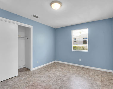1208 W 32nd Street - Photo Thumbnail 10