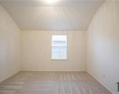 10620 Colfax Drive - Photo Thumbnail 8