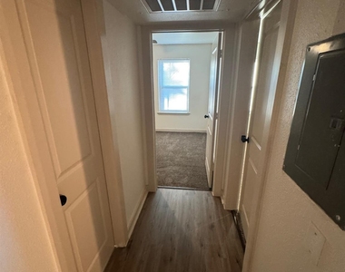 7300 Comanche Trail - Photo Thumbnail 3
