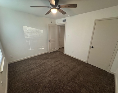 7300 Comanche Trail - Photo Thumbnail 8