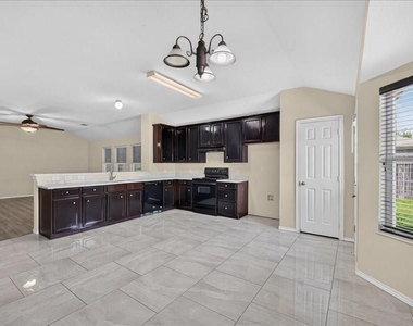 2313 Belmont Park Drive - Photo Thumbnail 5