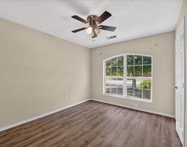 2313 Belmont Park Drive - Photo Thumbnail 9