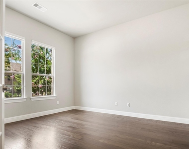 4100 Angelina Drive - Photo Thumbnail 2