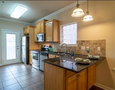 117 Corinna Court - Photo Thumbnail 3
