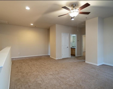 117 Corinna Court - Photo Thumbnail 9