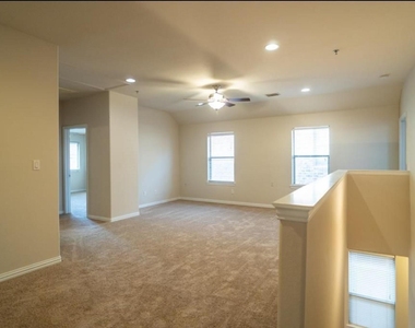 117 Corinna Court - Photo Thumbnail 30
