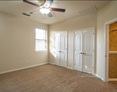 117 Corinna Court - Photo Thumbnail 20