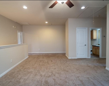 117 Corinna Court - Photo Thumbnail 10