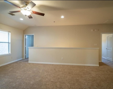 117 Corinna Court - Photo Thumbnail 8