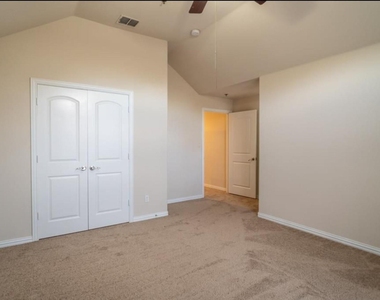 117 Corinna Court - Photo Thumbnail 28