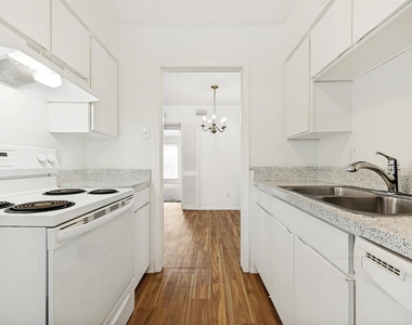 12888 Montfort Drive - Photo Thumbnail 7