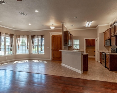 1200 Chaparral Lane - Photo Thumbnail 14