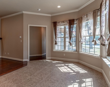 1200 Chaparral Lane - Photo Thumbnail 10