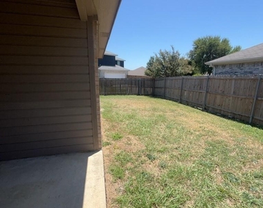 1824 Mcneely Street - Photo Thumbnail 12