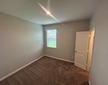 1509 Helmoken Falls Drive - Photo Thumbnail 11