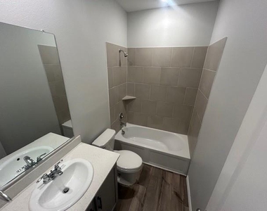 1509 Helmoken Falls Drive - Photo Thumbnail 12