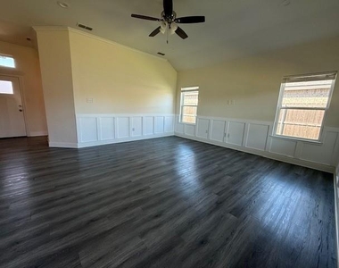310 Evening Shade Lane - Photo Thumbnail 4