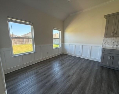 310 Evening Shade Lane - Photo Thumbnail 5
