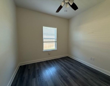 310 Evening Shade Lane - Photo Thumbnail 9