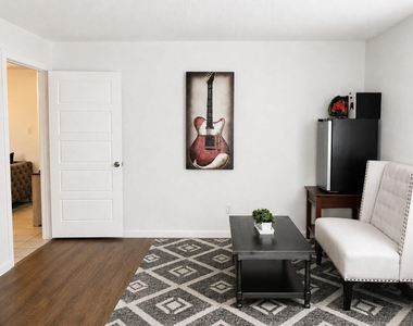 1609 Bradford Place - Photo Thumbnail 6