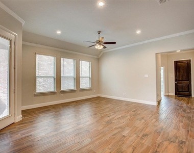 820 10th Street - Photo Thumbnail 17