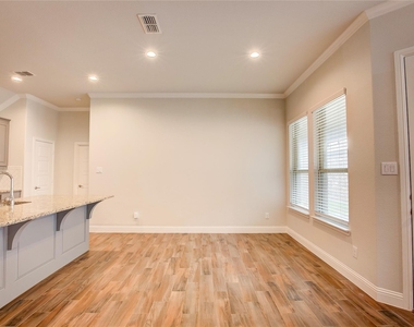 820 10th Street - Photo Thumbnail 27