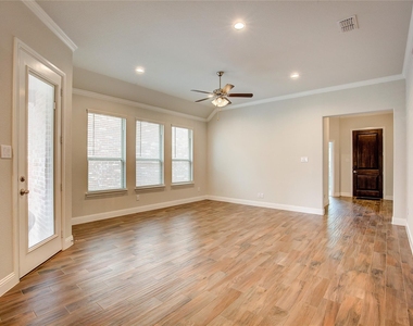 820 10th Street - Photo Thumbnail 16