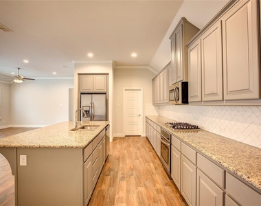 820 10th Street - Photo Thumbnail 23