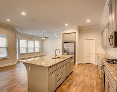 820 10th Street - Photo Thumbnail 24