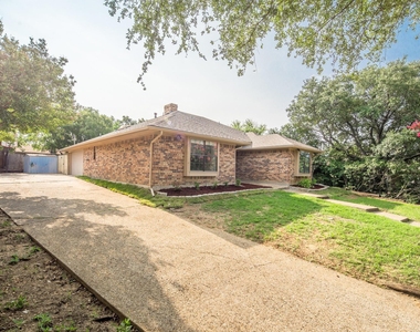 500 Cross Bend Court - Photo Thumbnail 1