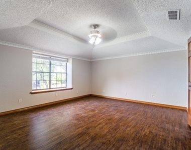 500 Cross Bend Court - Photo Thumbnail 21